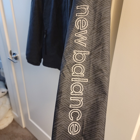 Running jacket - Picture 2 of 4